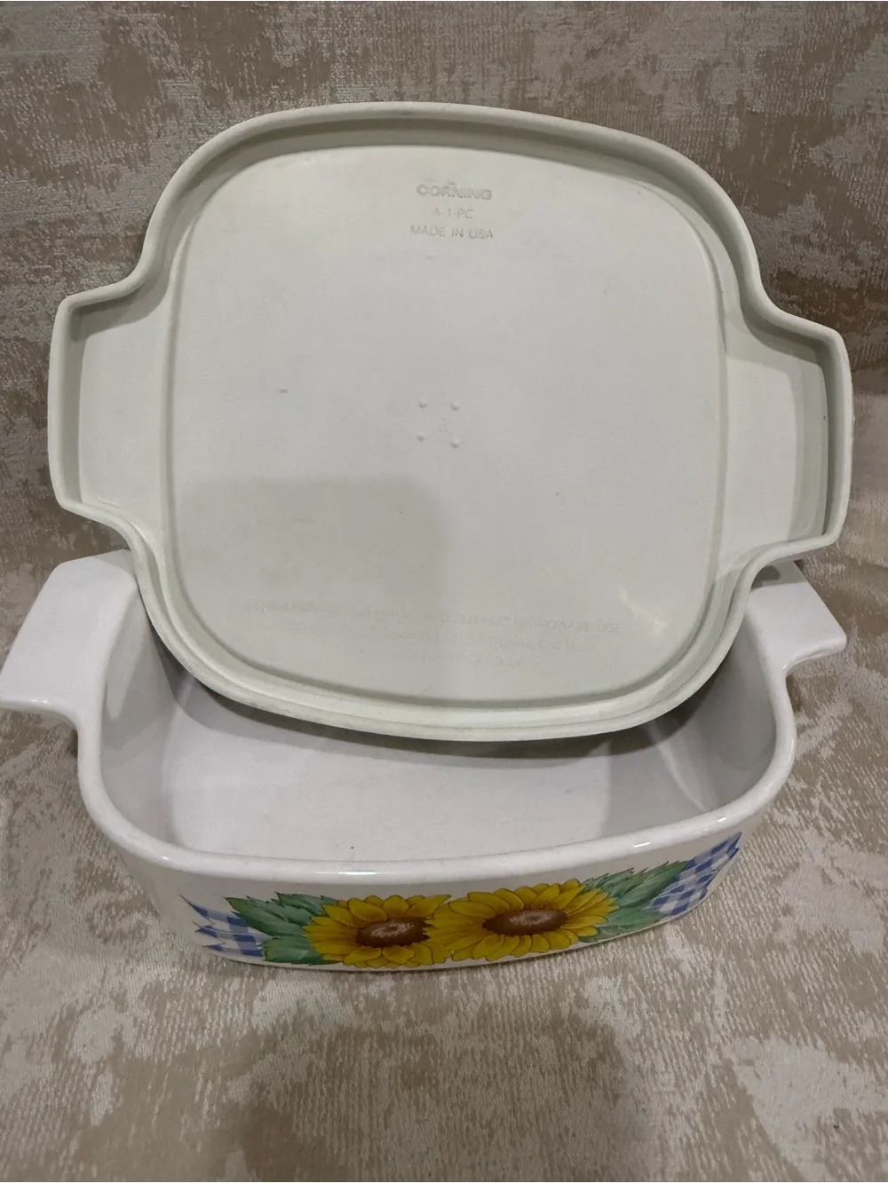 Vintage CorningWare Sunflower Square Casserole w/ Lid 1 qt A-1-B USA Sunsation